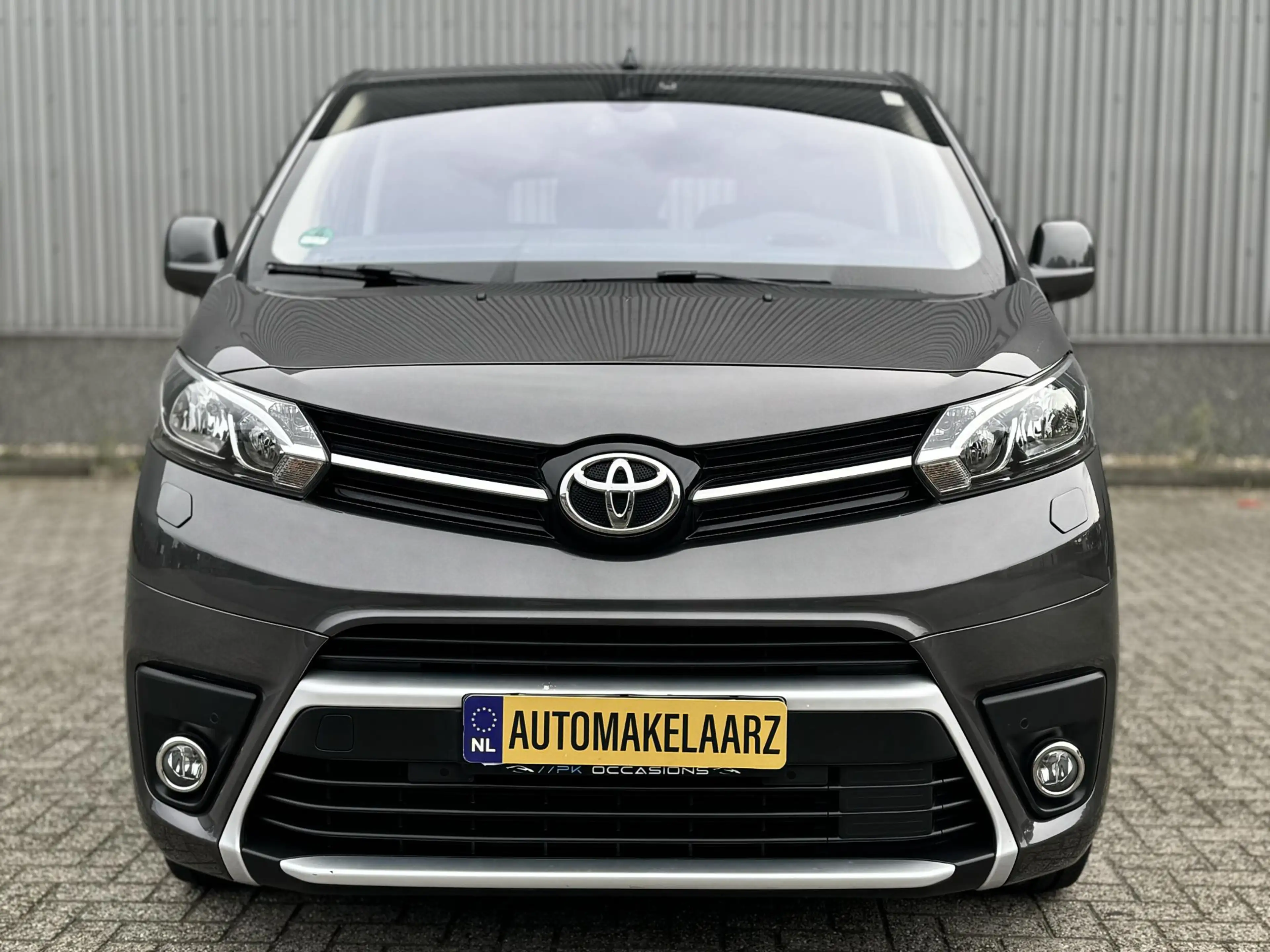 Toyota Proace Shuttle 2.0 D-4D Navigator extra lang 9 personen — photo 2