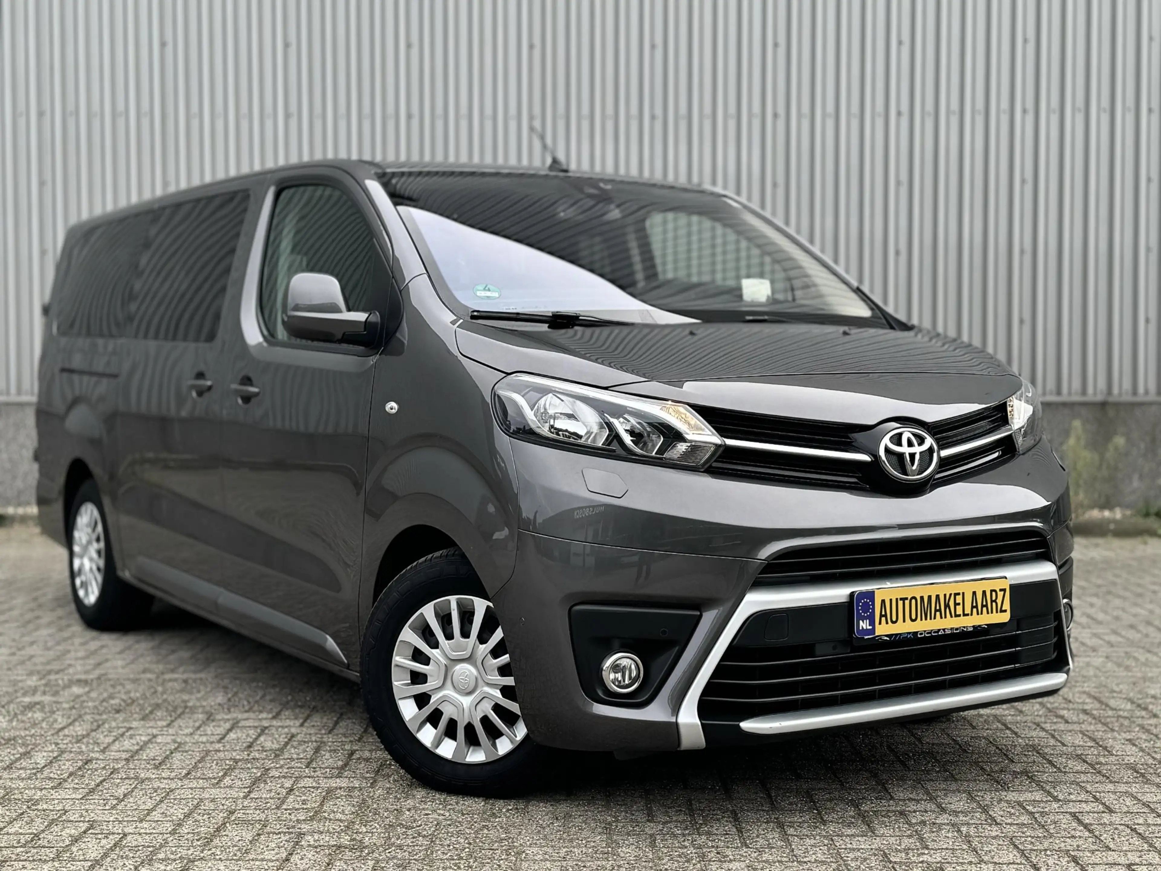 Toyota Proace Shuttle 2.0 D-4D Navigator extra lang 9 personen — photo 3