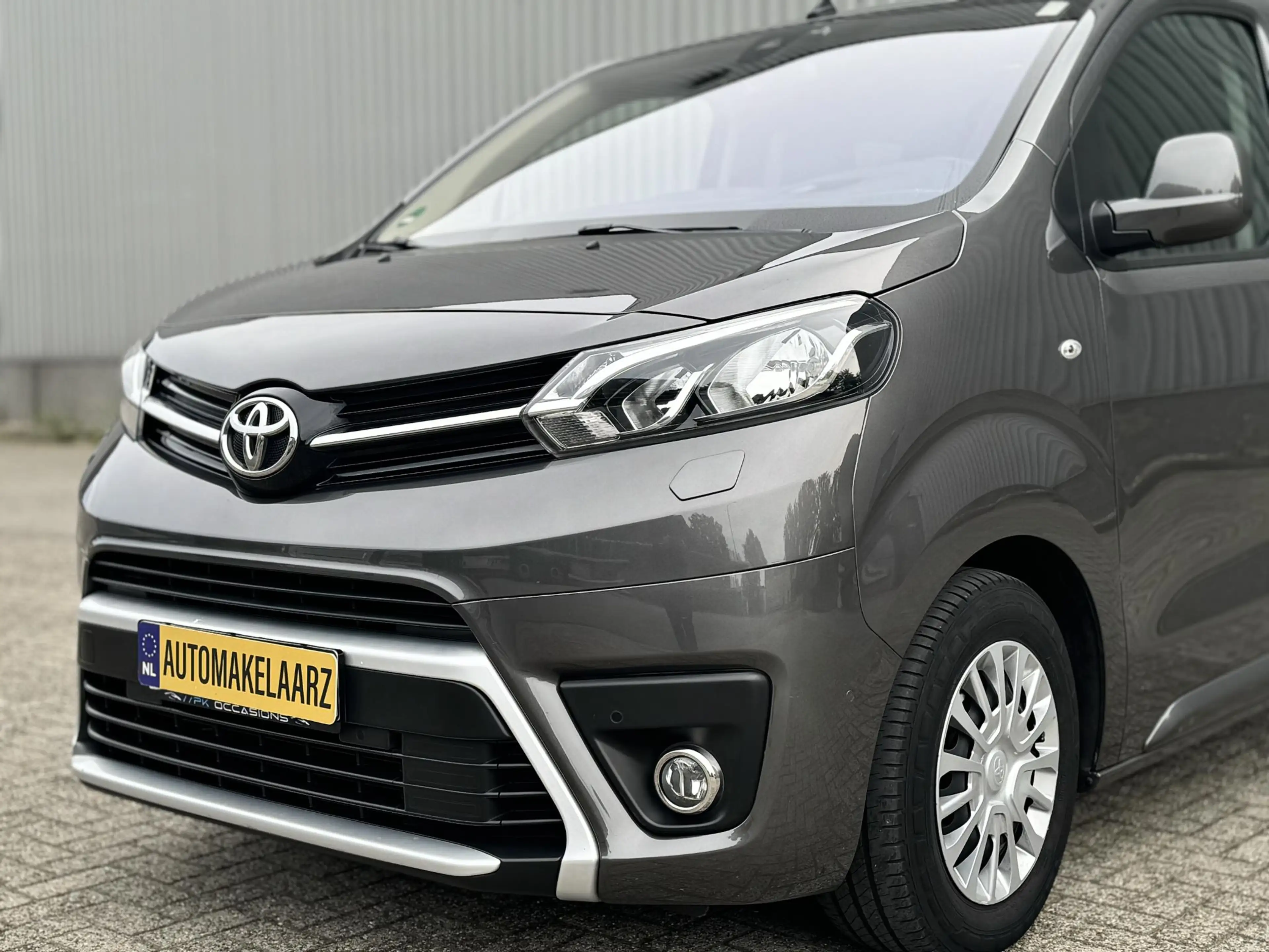 Toyota Proace Shuttle 2.0 D-4D Navigator extra lang 9 personen — photo 4
