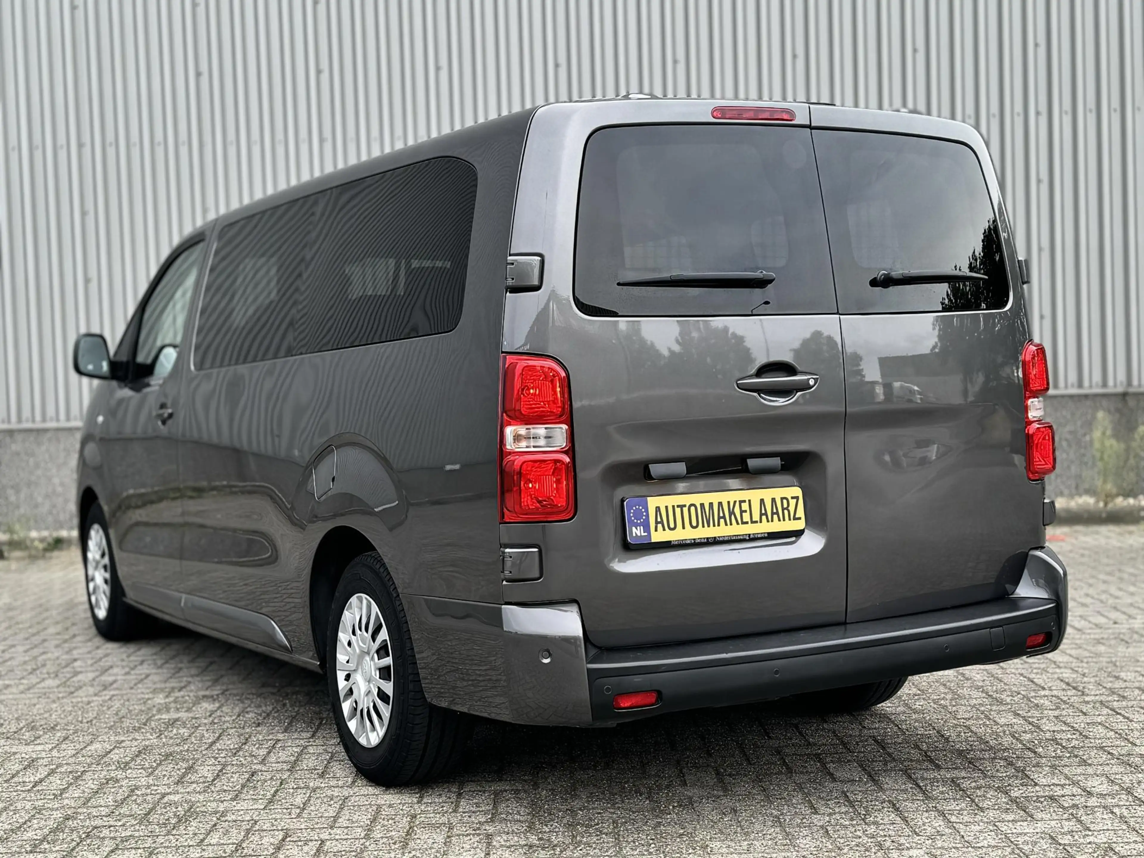 Toyota Proace Shuttle 2.0 D-4D Navigator extra lang 9 personen — photo 8