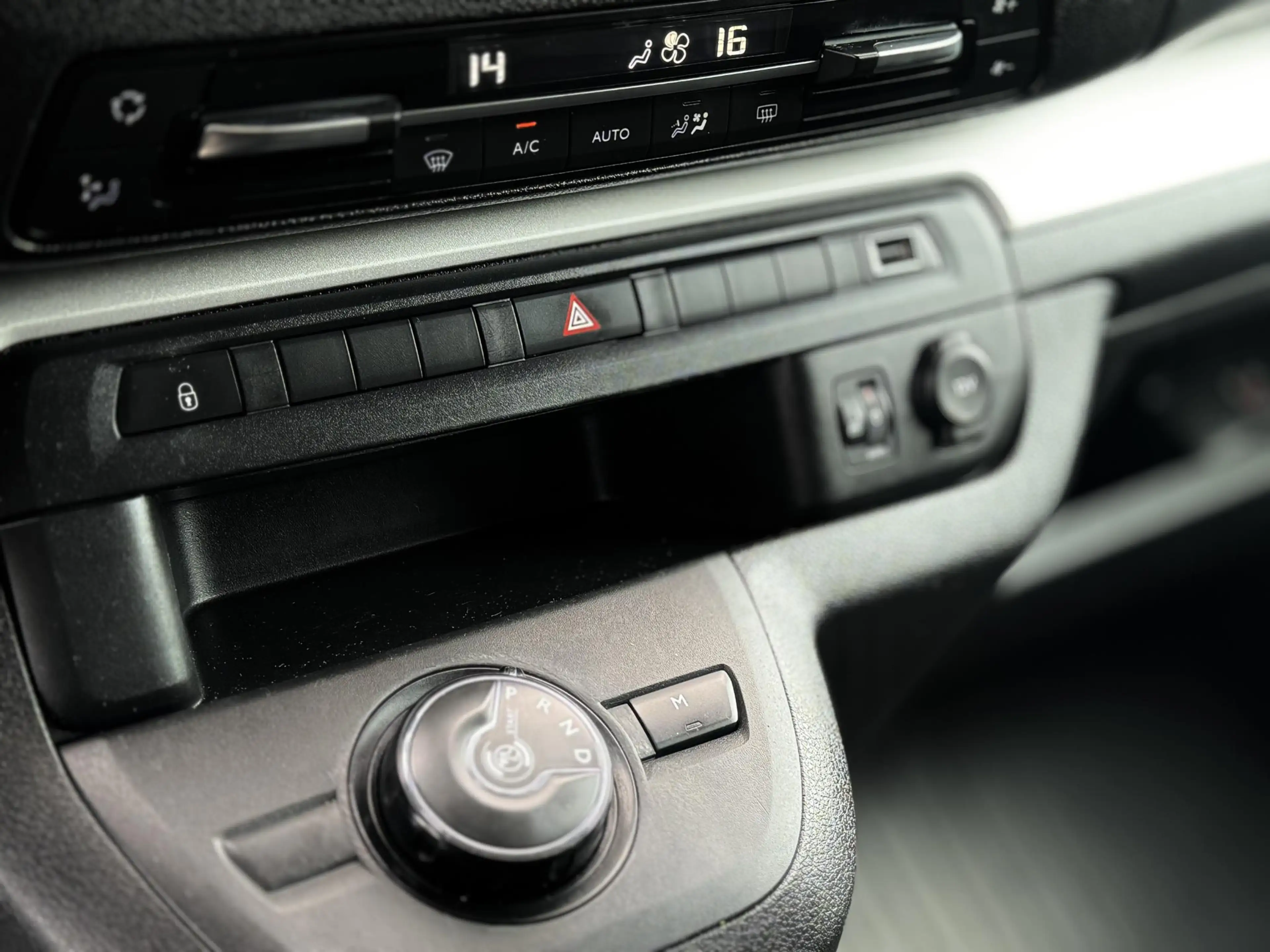 Toyota Proace Shuttle 2.0 D-4D Navigator extra lang 9 personen — photo 15