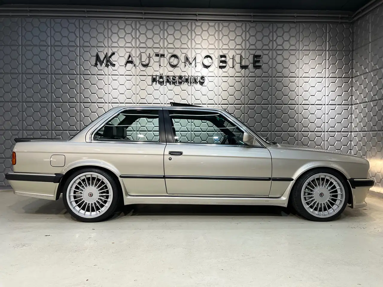 BMW 325 e*540i V8 Umbau*Alles Typisiert und Historisch zugelassen*VOLLEDER*RADIO*KLIMA*BRONZEBEIGE LACK*, foto 12