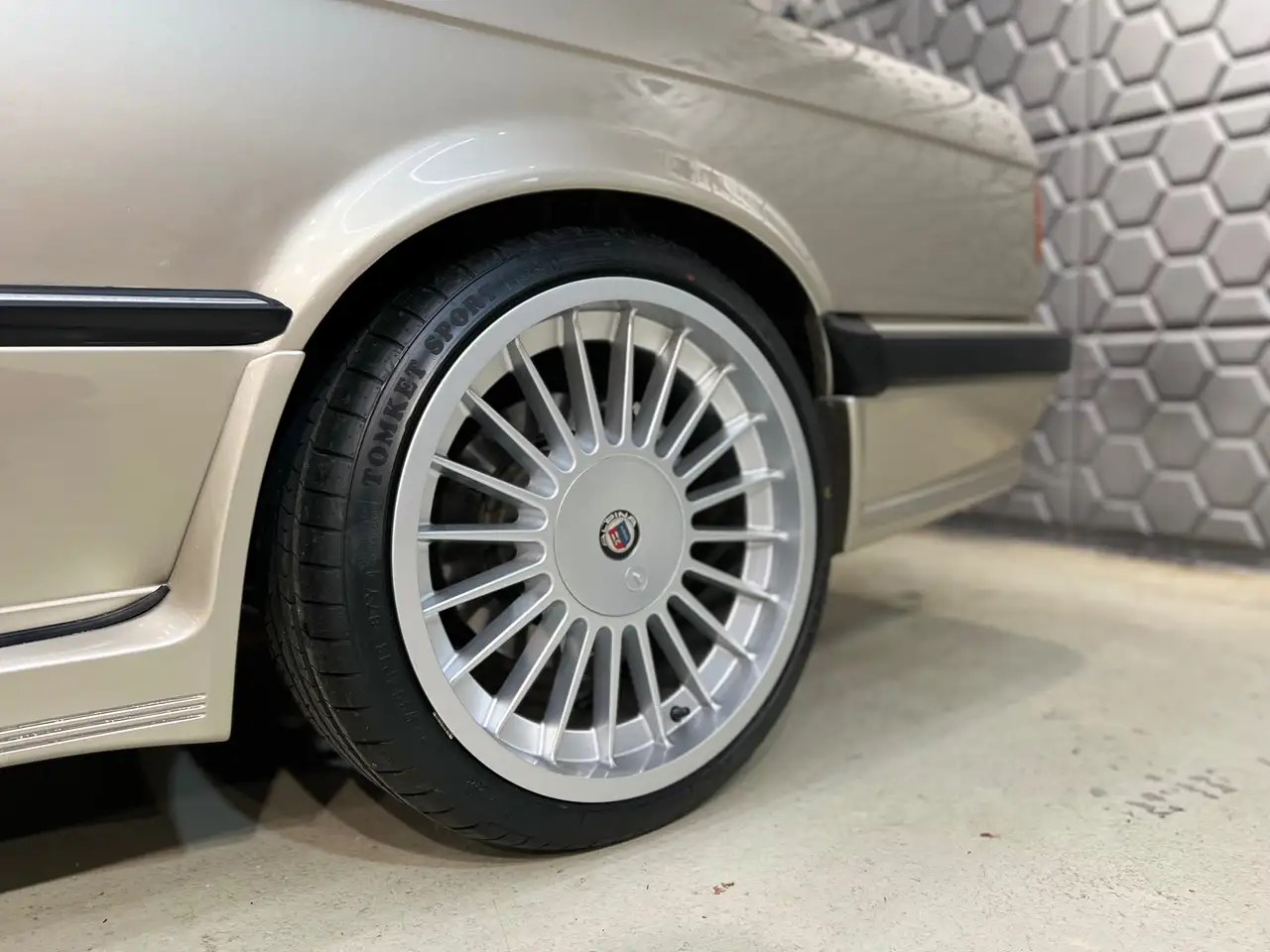 BMW 325 e*540i V8 Umbau*Alles Typisiert und Historisch zugelassen*VOLLEDER*RADIO*KLIMA*BRONZEBEIGE LACK*, foto 10