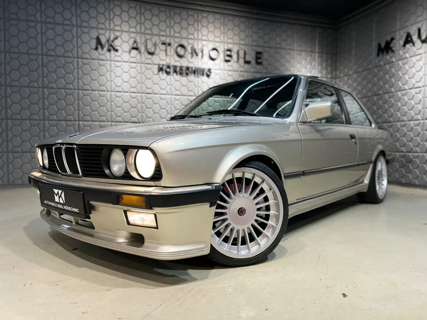 BMW 325 e*540i V8 Umbau*Alles Typisiert und Historisch zugelassen*VOLLEDER*RADIO*KLIMA*BRONZEBEIGE LACK* Bronze - 2