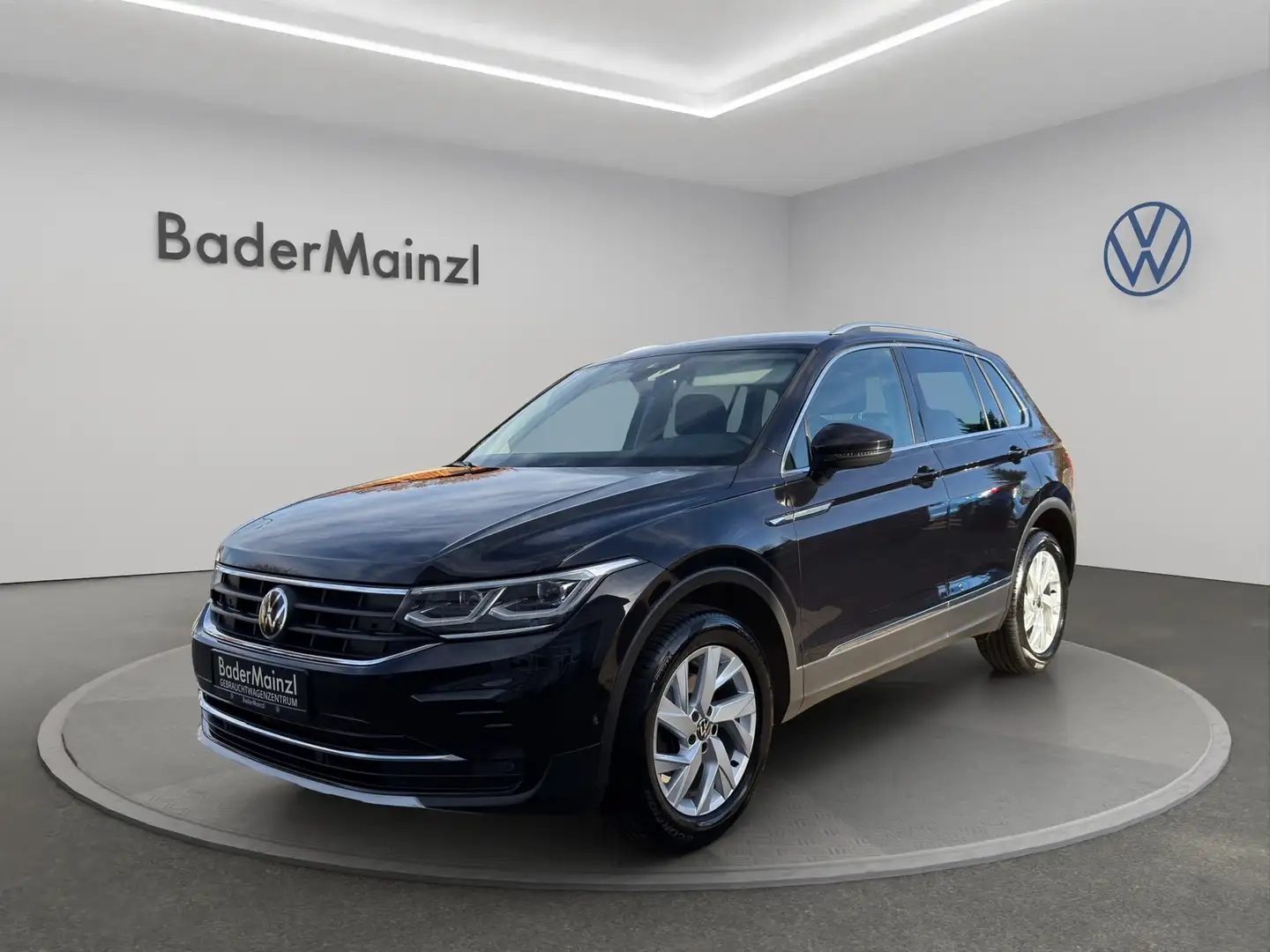 Volkswagen Tiguan Matrix Navi AHK Elegance 4Motion Schwarz - 1