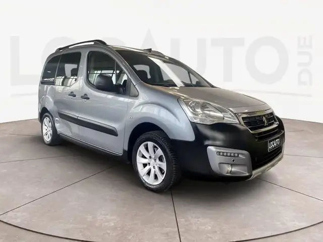 Peugeot Partner view 2