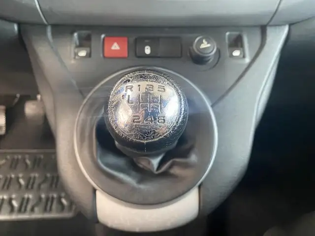 Peugeot Partner view 11