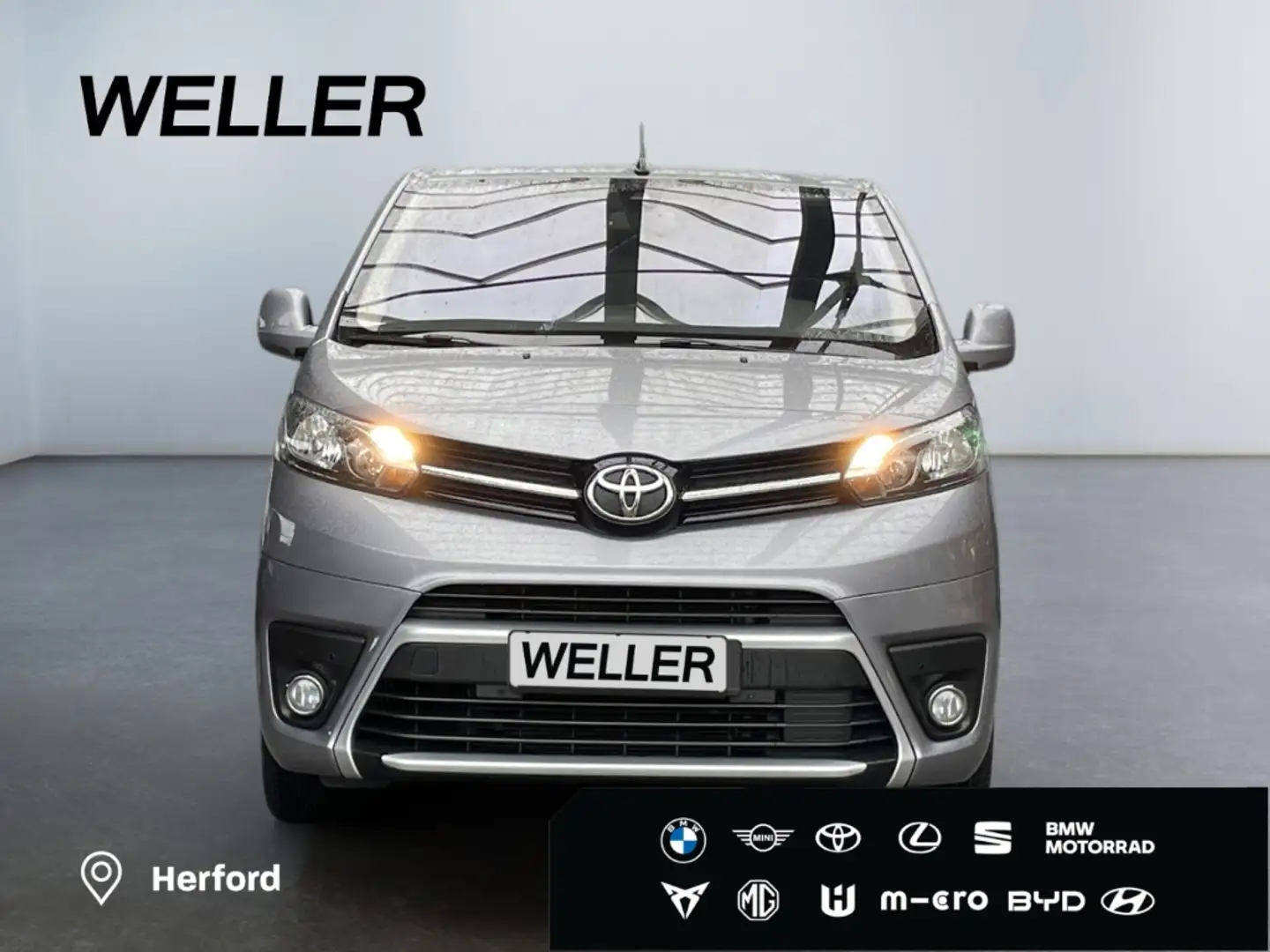 Toyota Proace 2,0-l-D-4D Verso Team D *8 Sitzer*Navi*PDC* Grau - 2