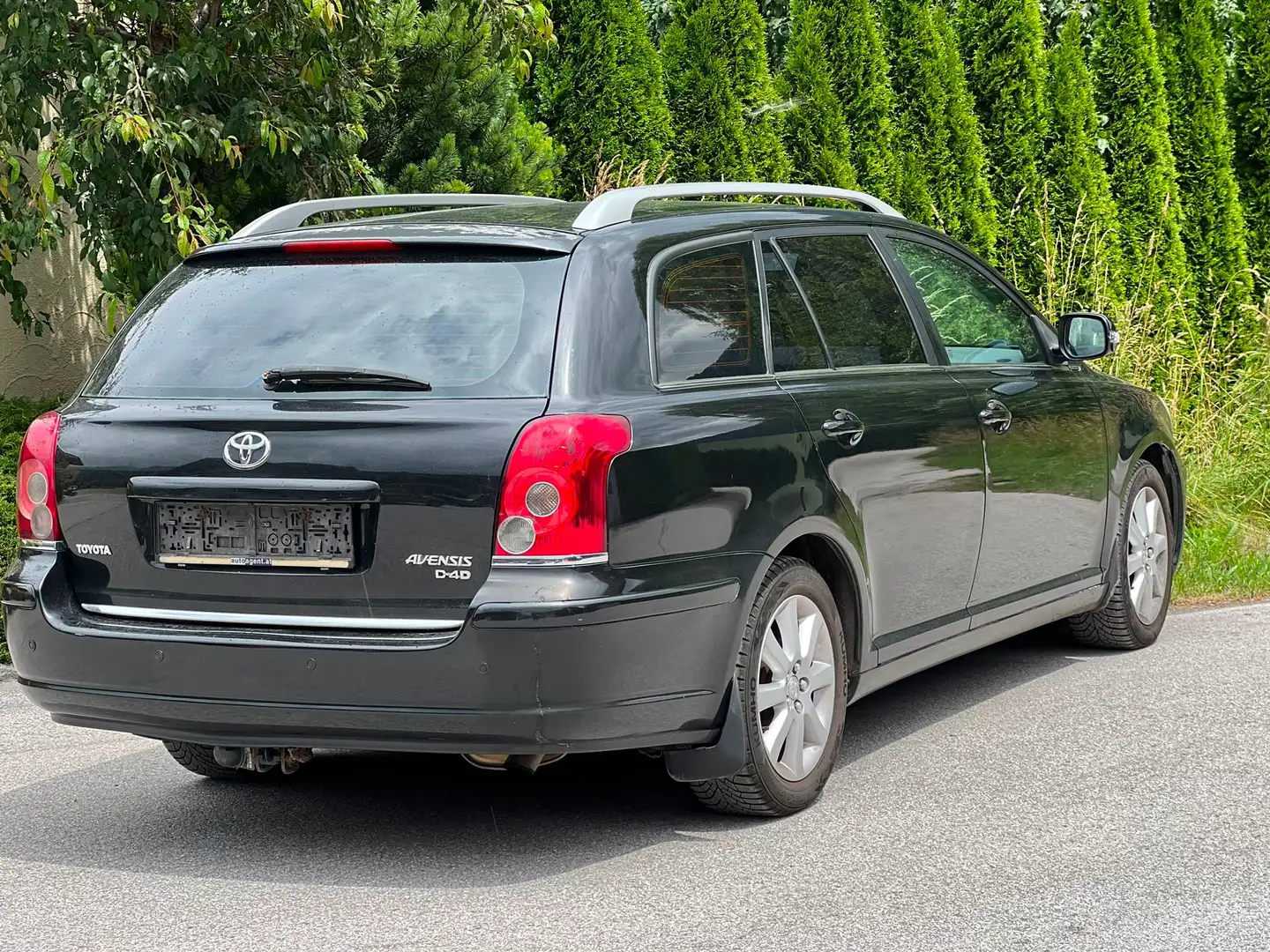 Toyota Avensis Avensis 2,0 D4-D Linea Sol DPF Linea Sol Schwarz - 2