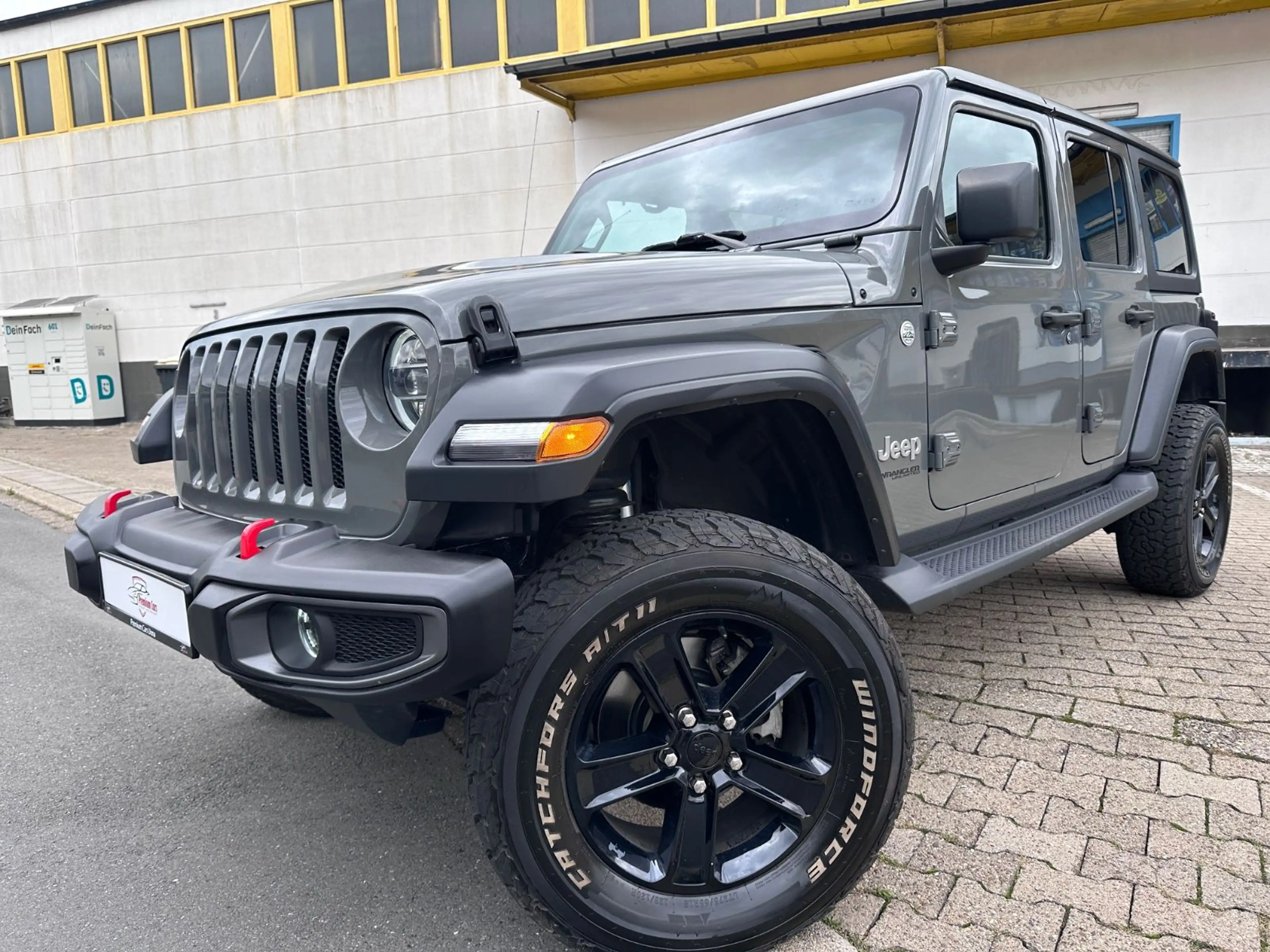 Jeep Wrangler / Wrangler Unlimited Sport — photo 2