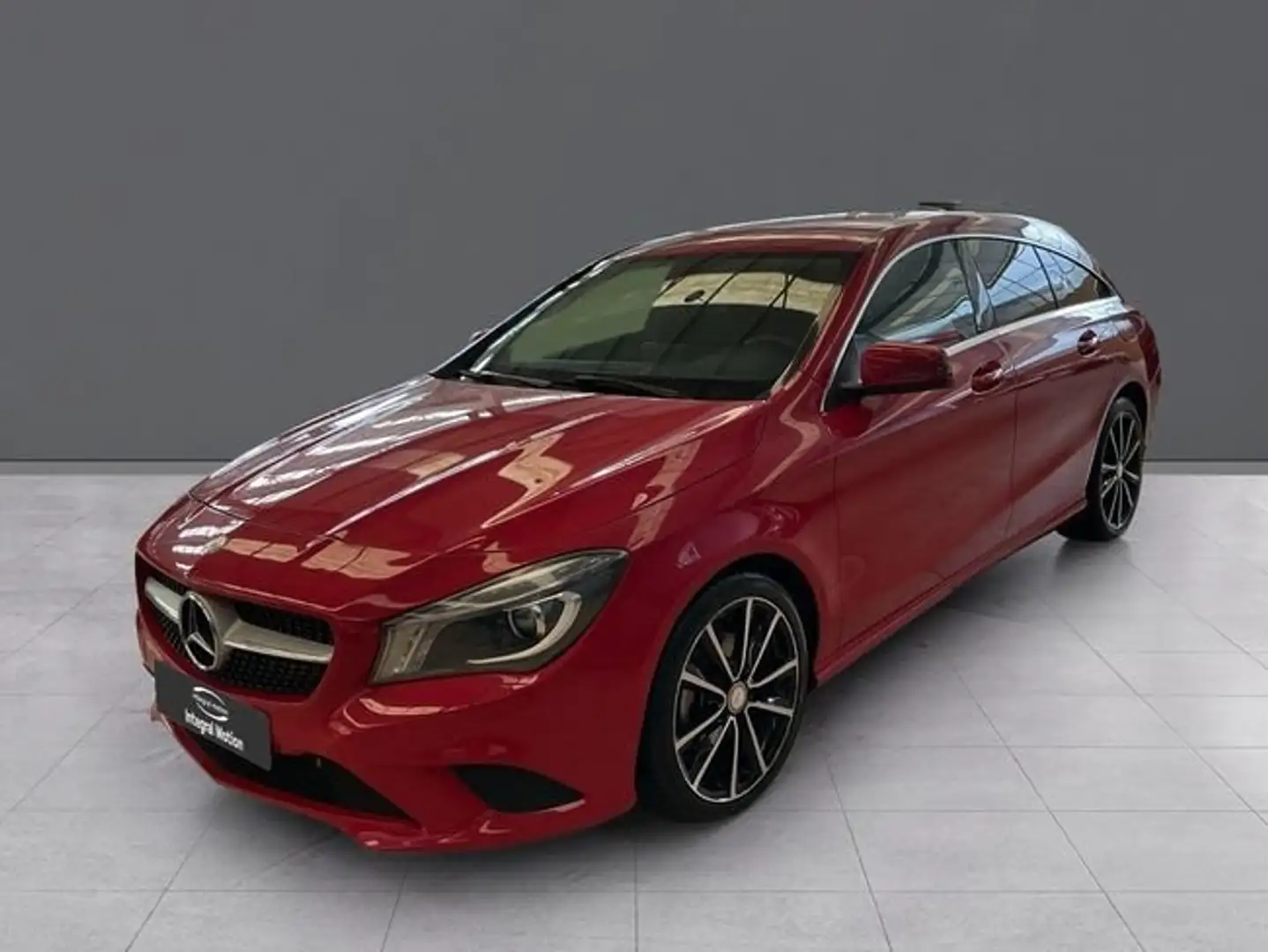 Mercedes-Benz CLA 200 Shooting Brake 200CDI 7G-DCT Rojo - 1