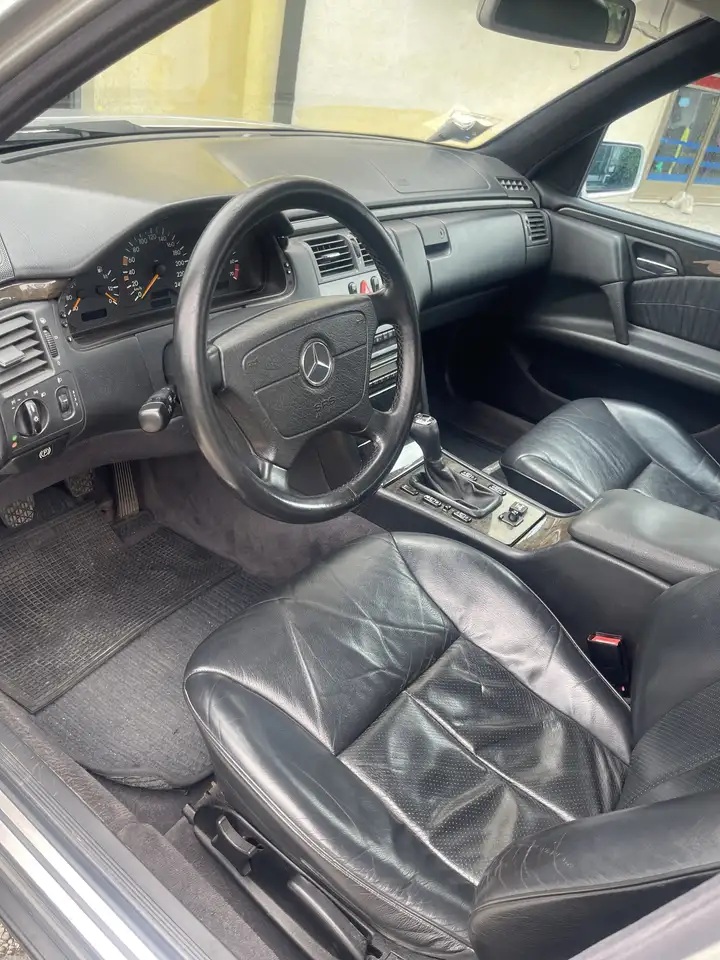 Mercedes-Benz E 200 SW Avantgarde, foto 10