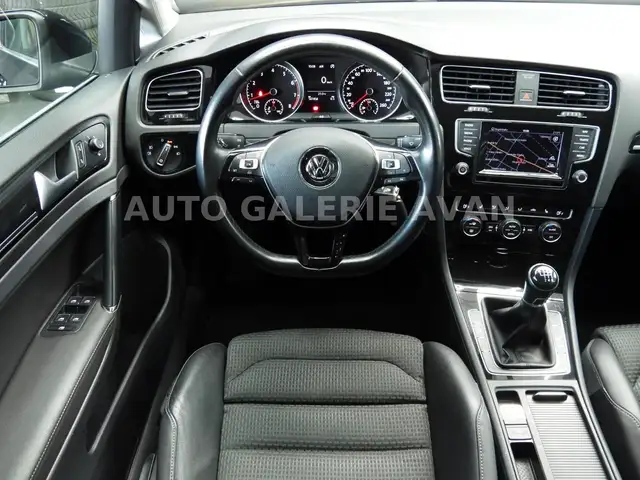 Volkswagen Golf view 13