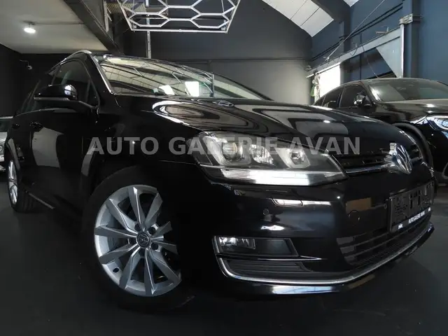 Volkswagen Golf view 2