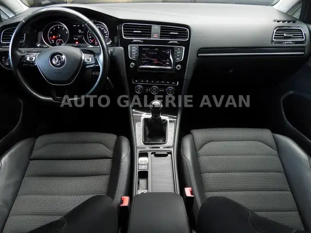 Volkswagen Golf view 14
