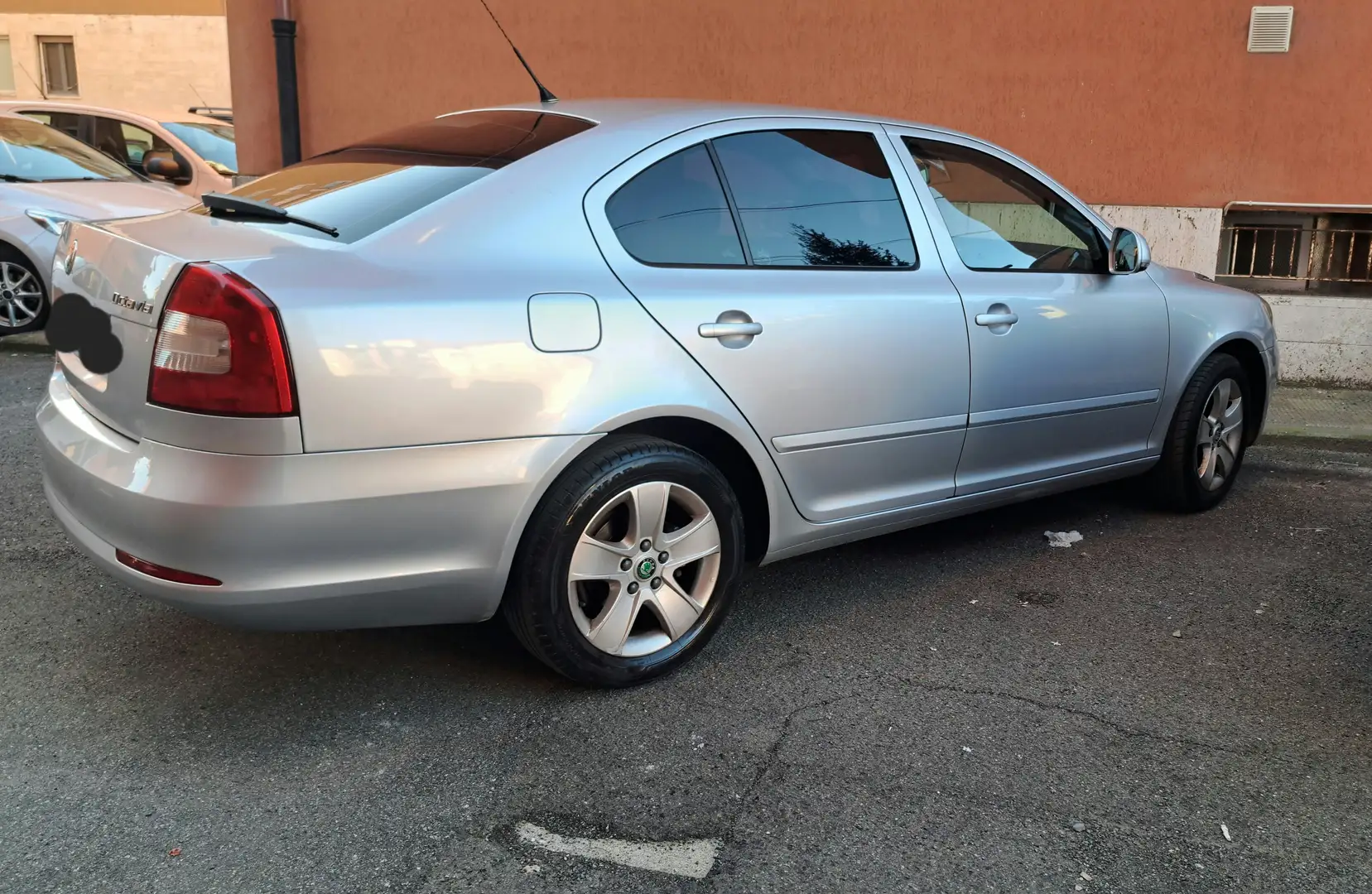 Skoda Octavia Octavia II 2009 Berlina 1.9 tdi Ambition fap Argento - 1