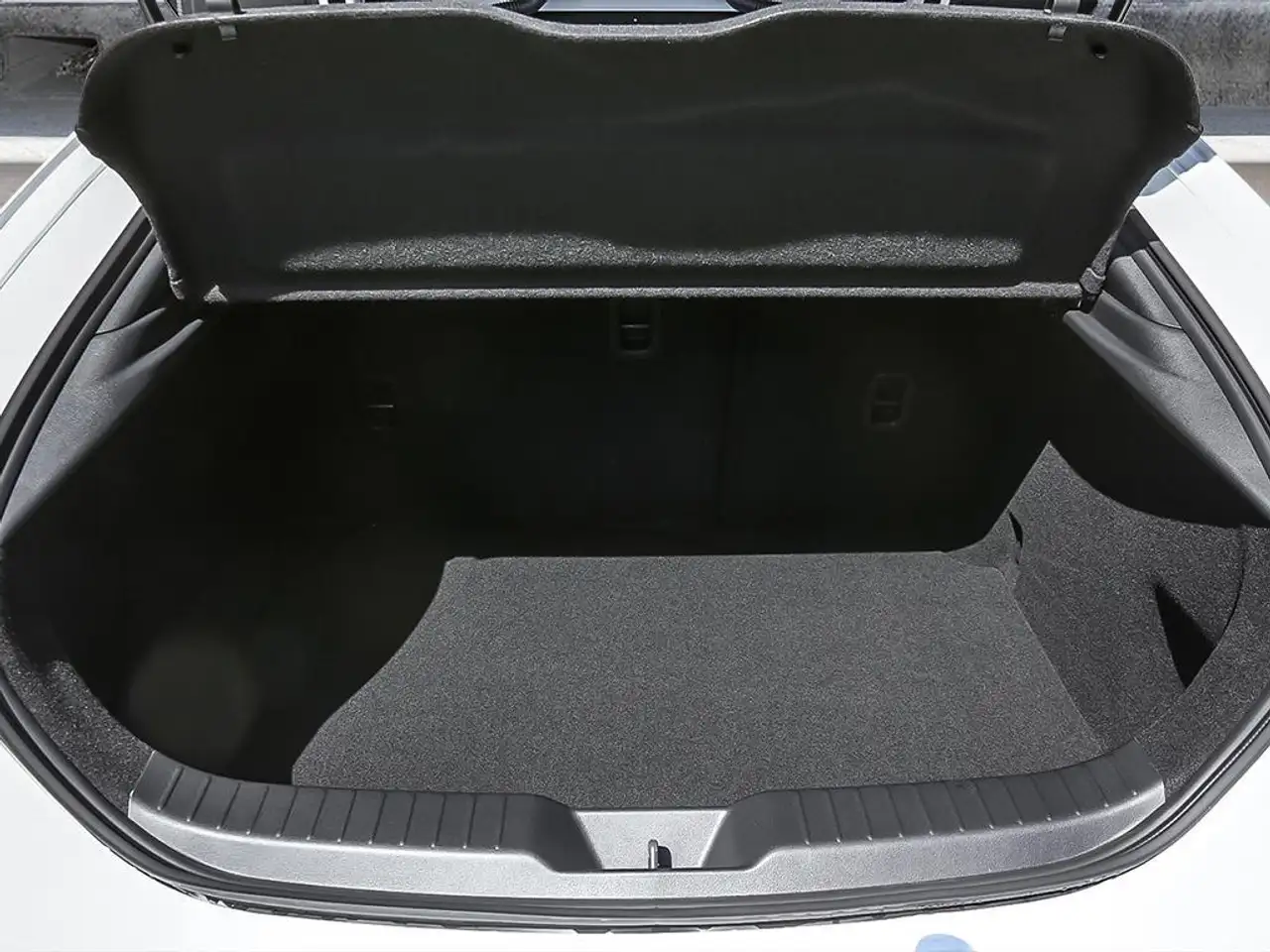 Mazda 3 снимка Mazda 3