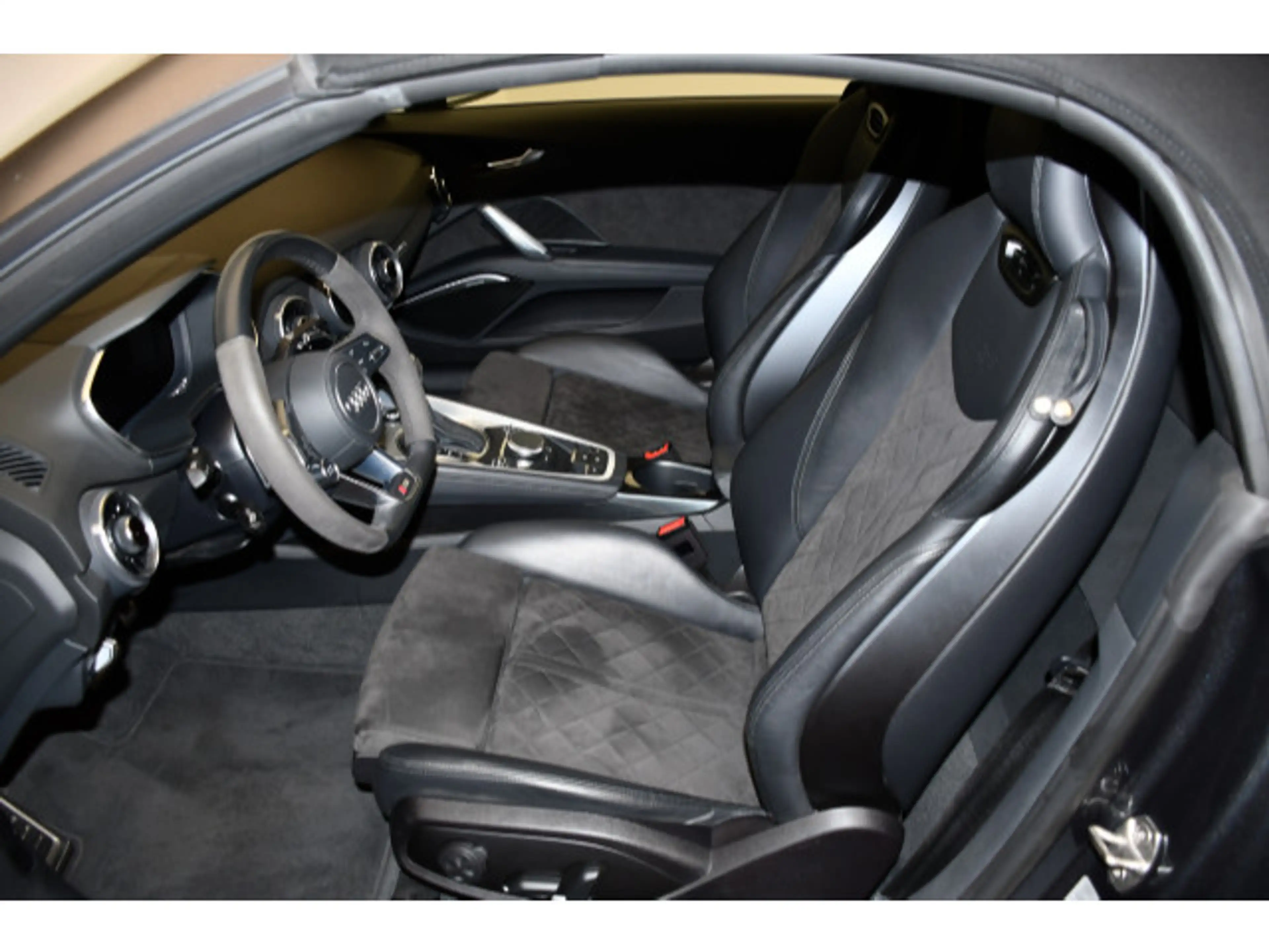 Audi TT RS 2.5 TFSI quattro S-tronic Rückfah — photo 3