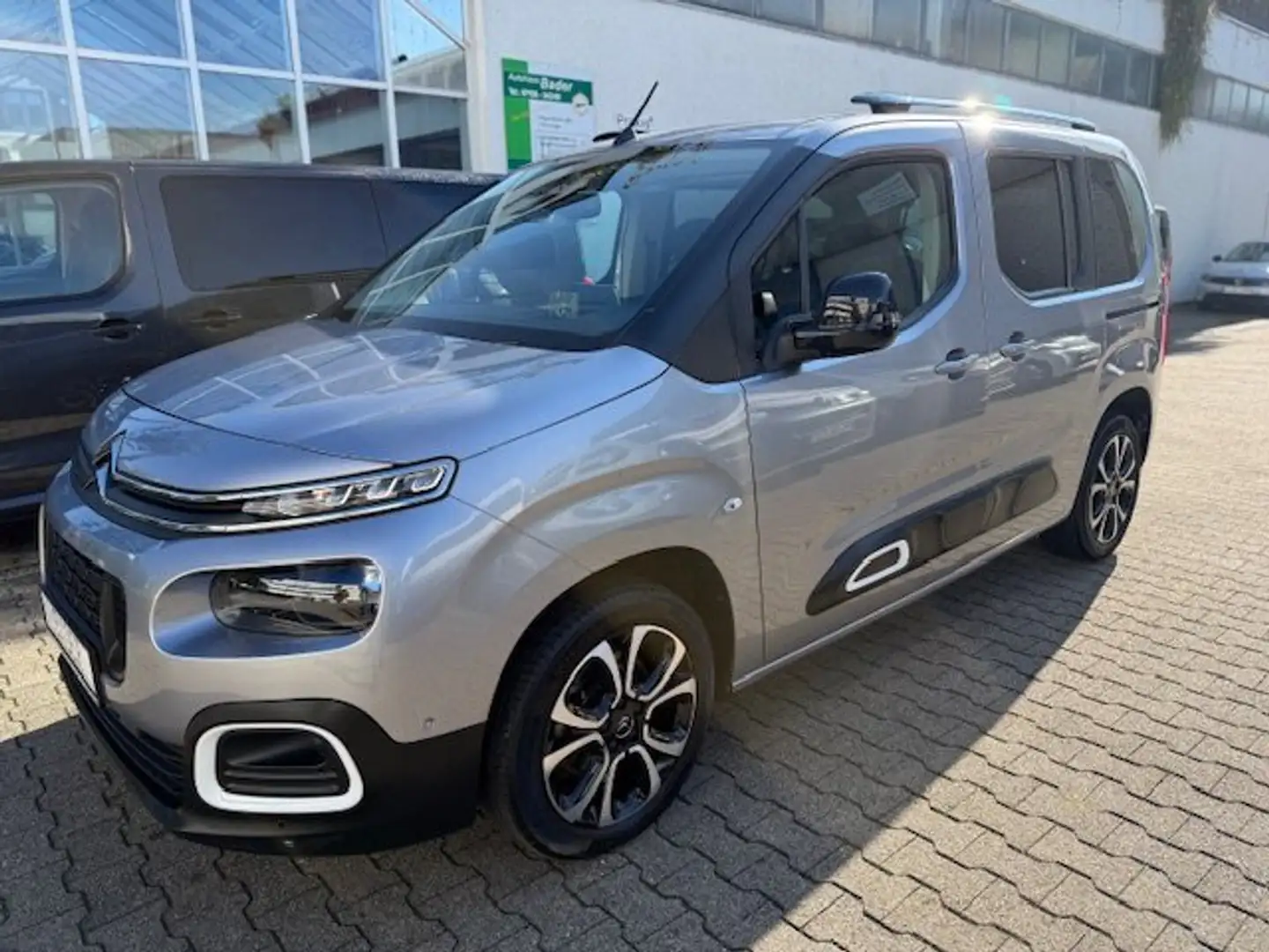 Citroen Berlingo Shine M 130 Puretech Automatik PANORAMADACH PDC Silber - 1
