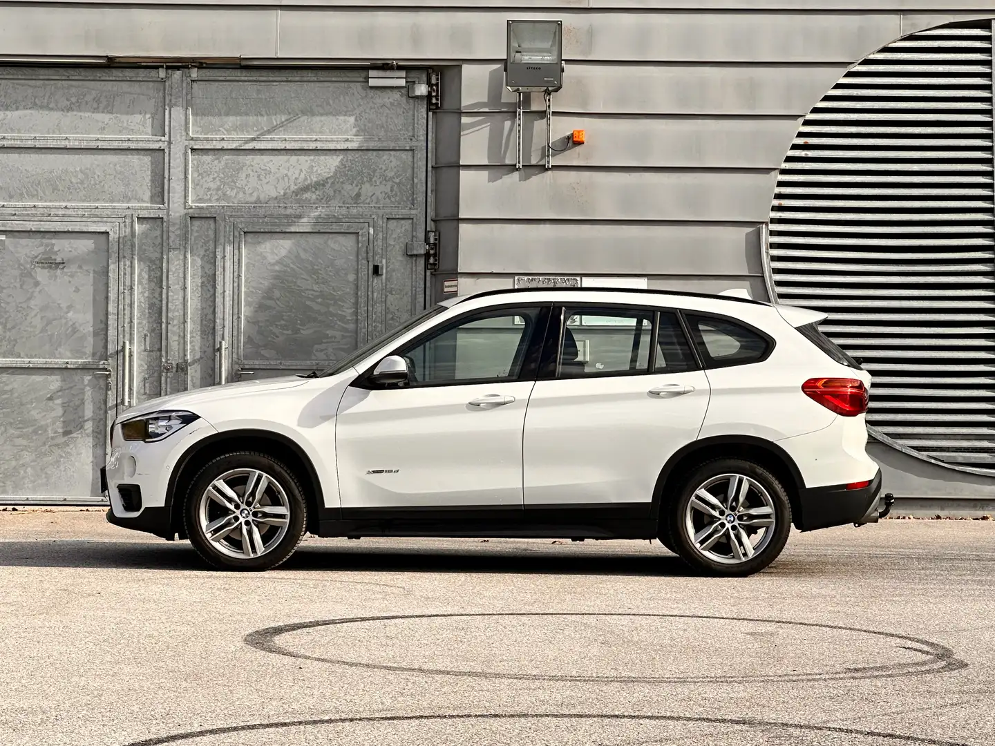 BMW X1 xDrive 18 d Advantage / AHK / Navi / neues Pickerl Weiß - 1