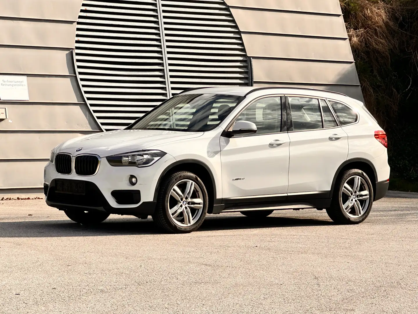 BMW X1 xDrive 18 d Advantage / AHK / Navi / neues Pickerl Weiß - 2