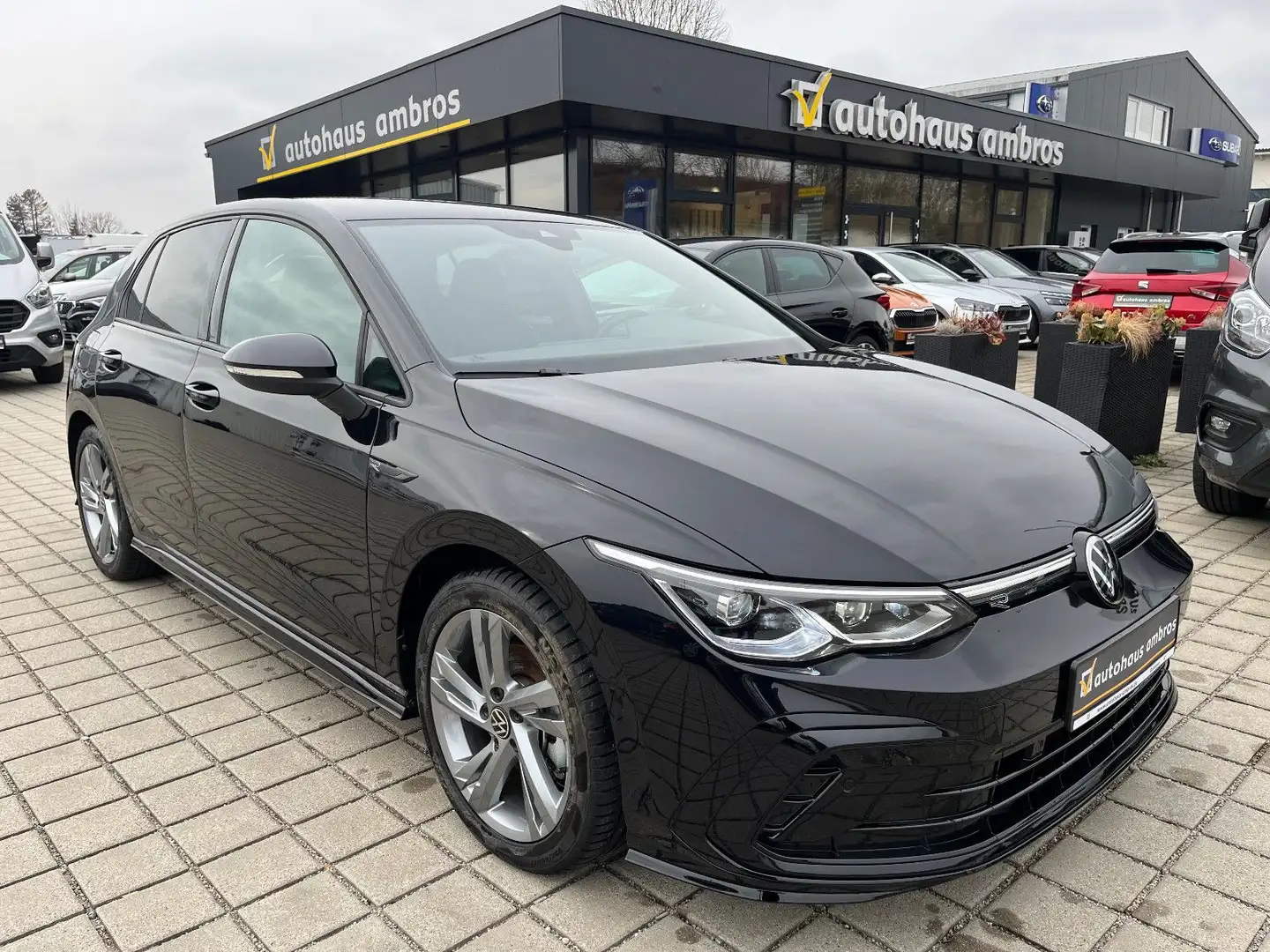 Volkswagen Golf R-Line eTSI IQ.LIGHT*Matrix*Navi*R.Kamera* Schwarz - 2