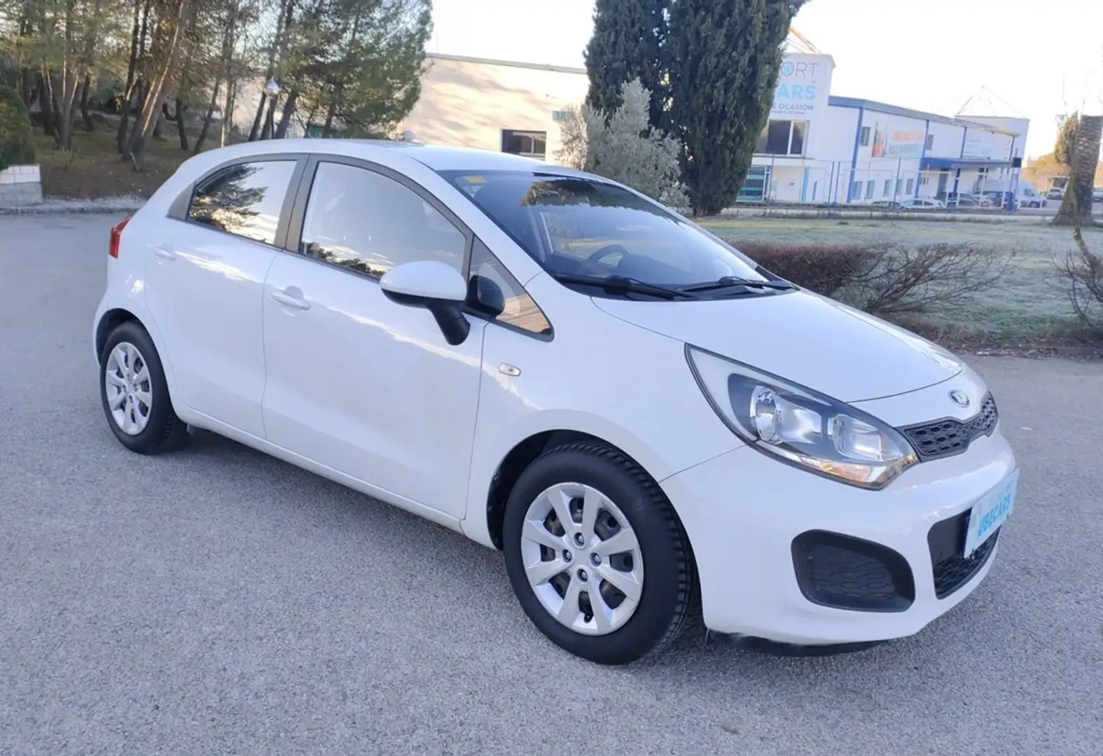 Kia Rio 1.2 CVVT 85cv Concept Blanc - 2