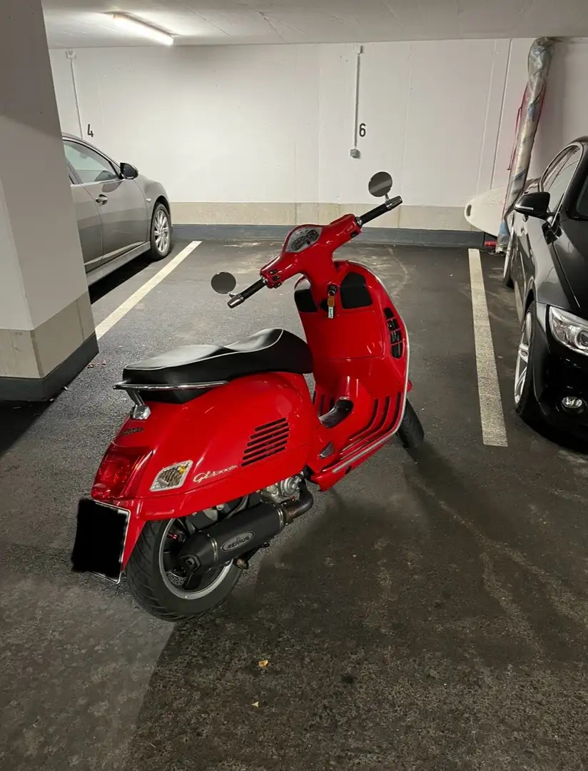 Vespa GTS Super 300 - 2