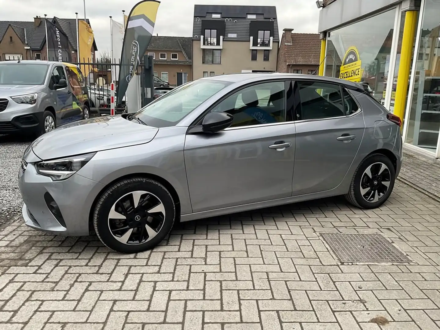 Opel Corsa-e Elegance 136 pk ELEKTRISCH Gris - 2