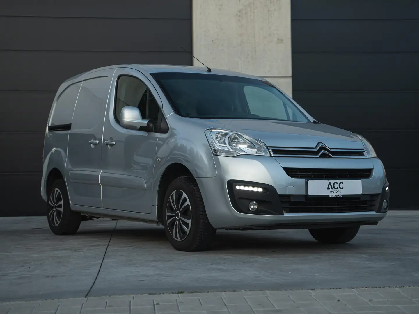 Citroen Berlingo Berlingo L2 1.6 BlueHDi 100 S Zilver - 1