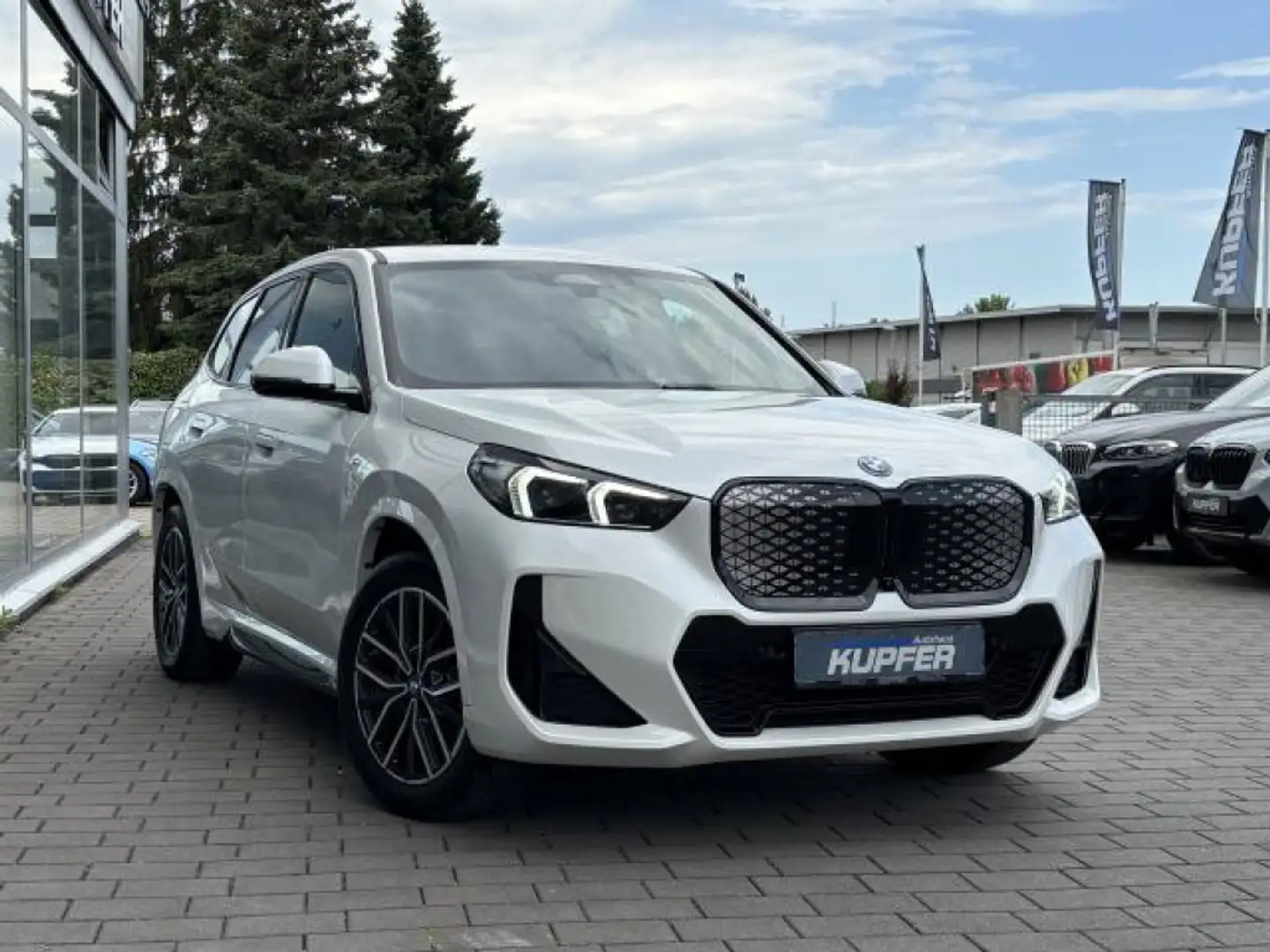 BMW X1 xDrive30 Sportpaket*AHK*ACC°el.M-Sportsitze Schwarz - 2