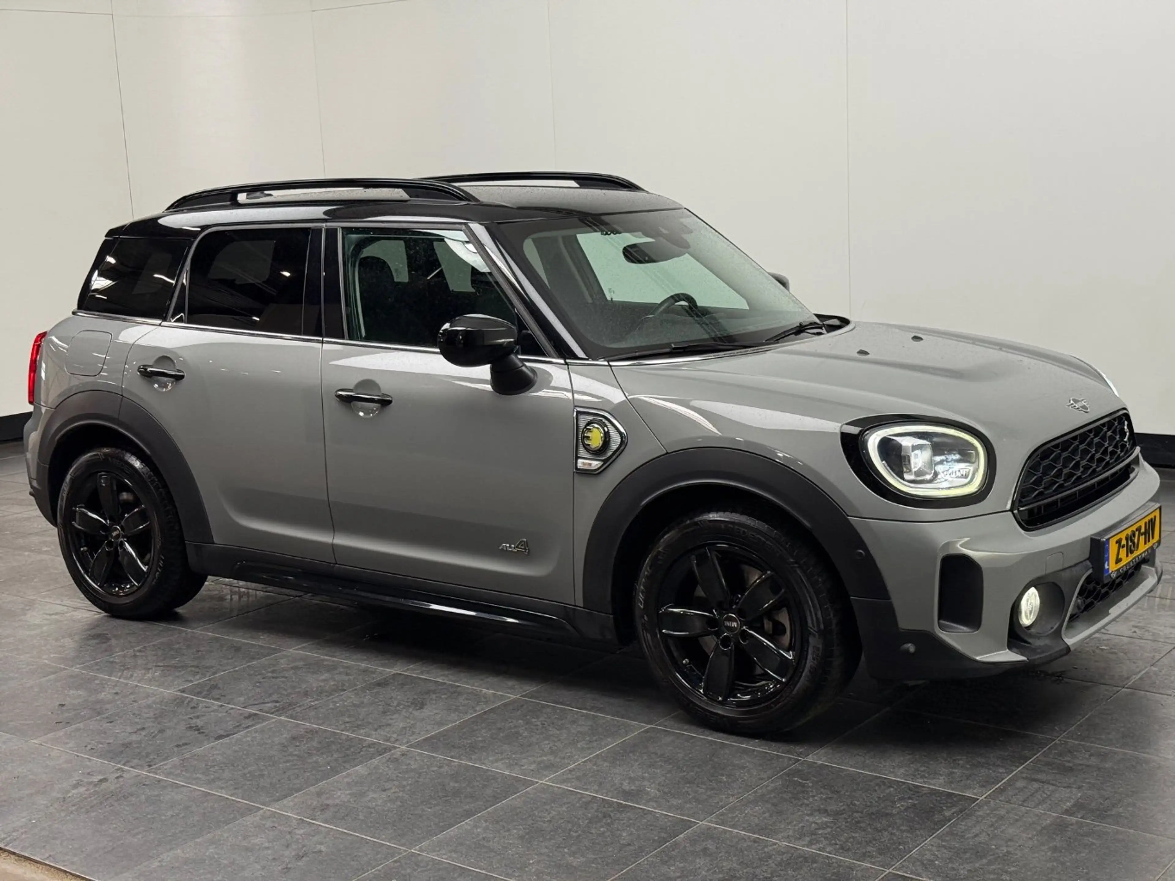MINI Cooper SE Countryman 1.5 ALL4 — photo 2