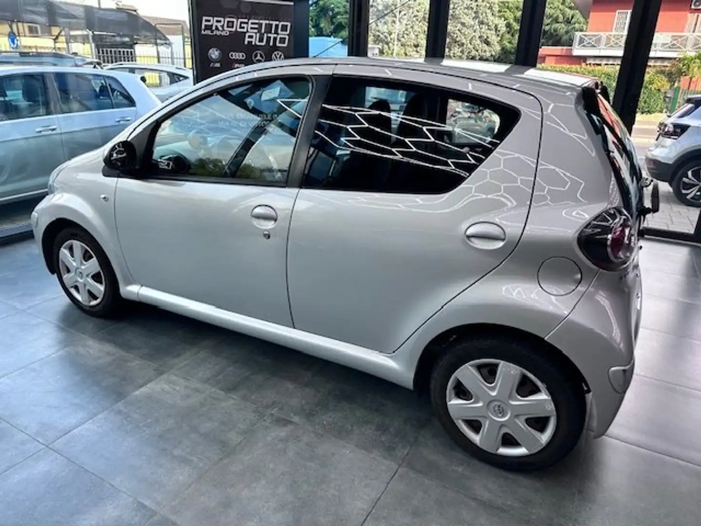 Toyota Aygo Aygo I 2005 5p 1.0 Sol m-mt FL - CAMBIO AUTOMATICO Argento - 2