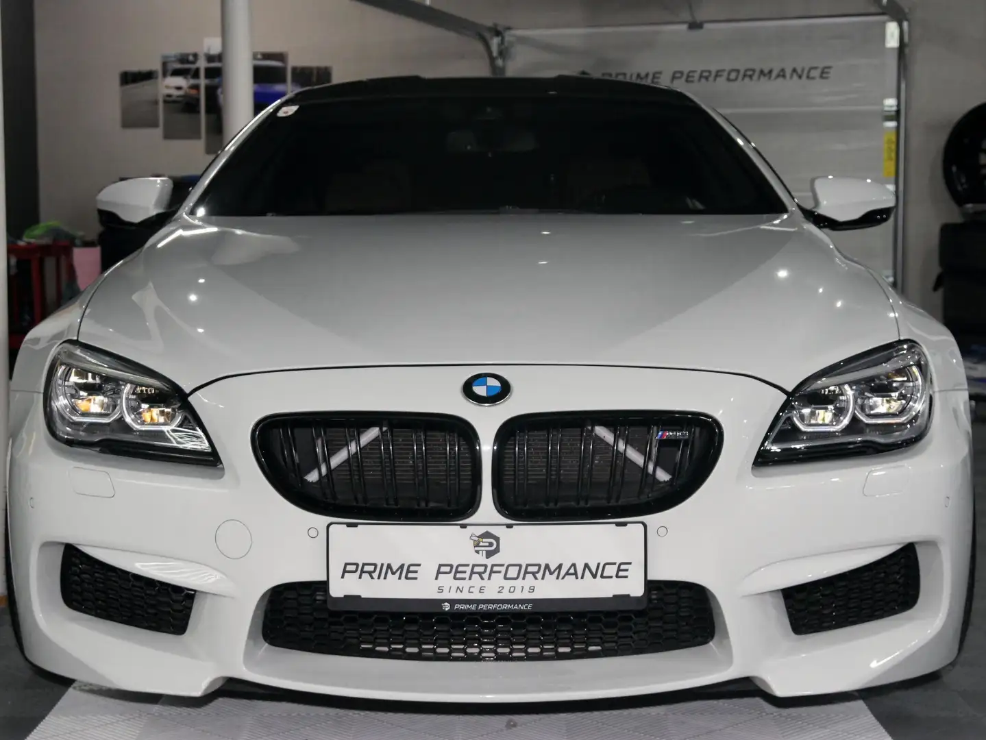 BMW M6 COMPETITION LCI B&O *AKRAPOVIC* INDIVIDUAL *ZIMT* Weiß - 1