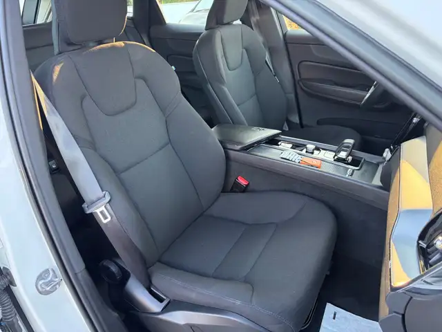 Volvo XC60 view 12