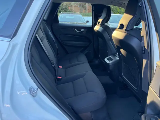 Volvo XC60 view 10