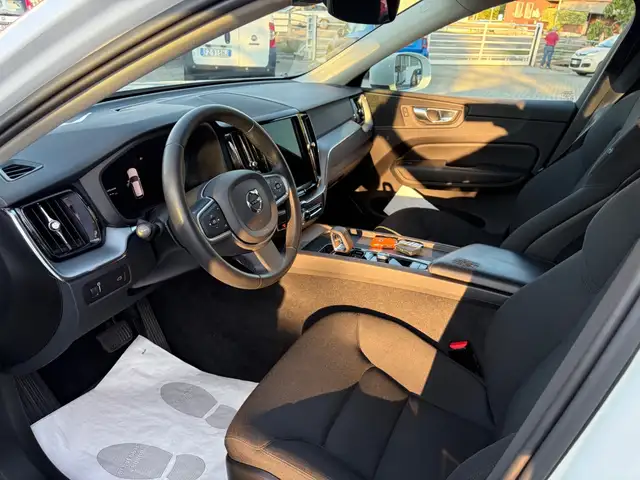 Volvo XC60 view 8