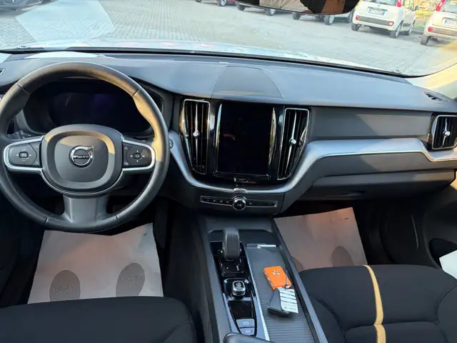 Volvo XC60 view 7