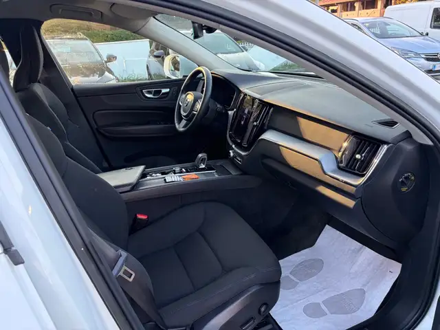 Volvo XC60 view 11