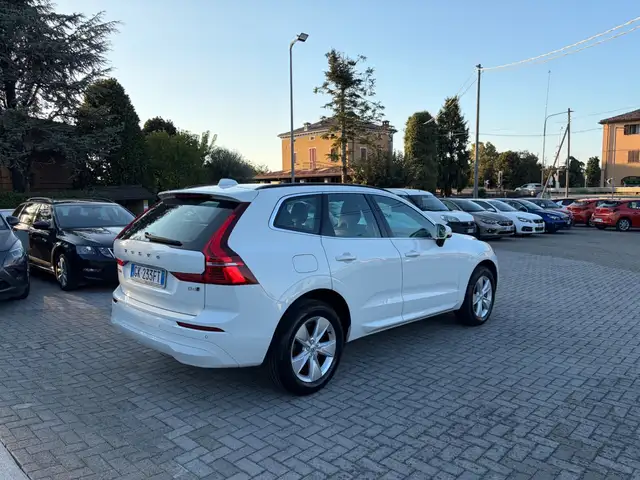 Volvo XC60 view 5
