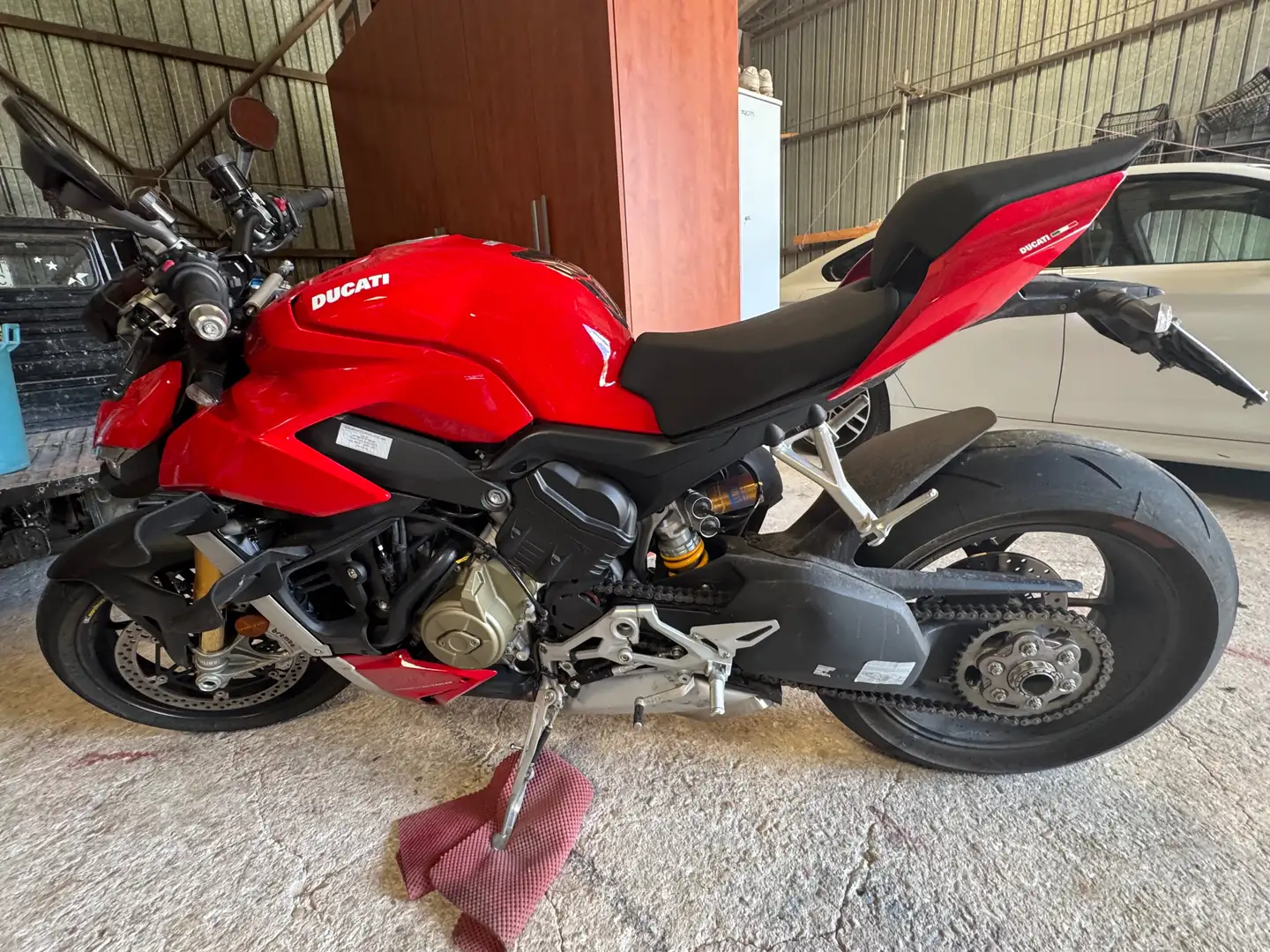 Ducati Streetfighter V4S Czerwony - 1
