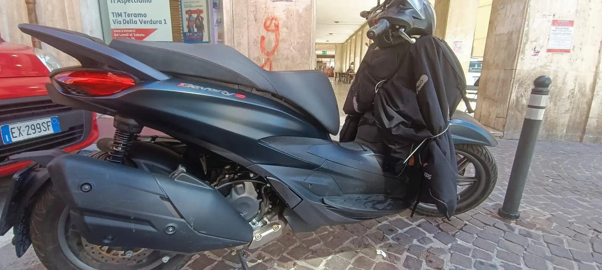 Piaggio Beverly 400 Чёрный - 1