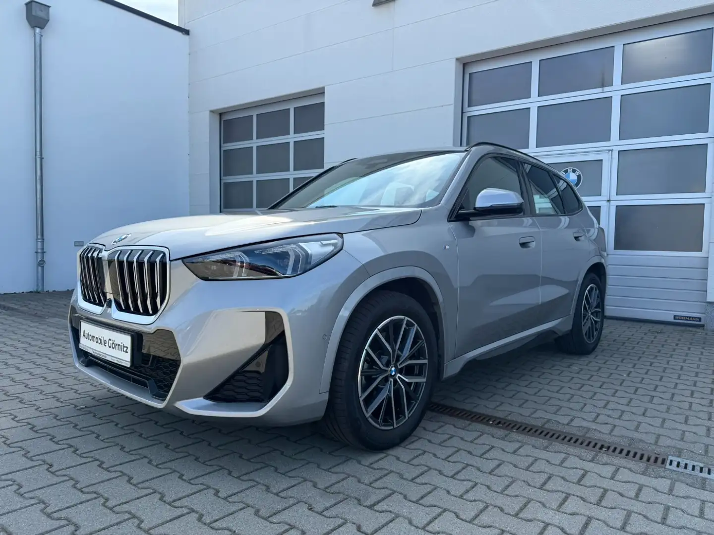 BMW X1 sDrive 20 i ///SPORTP./360°/HEAD-UP/AHK/ADAPT Argent - 1