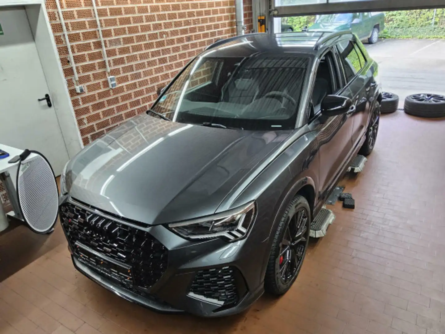 Audi RS Q3 2.5 TFSI LED NAV+ SONOS 21" SPORTABGAS KAM Grigio - 2