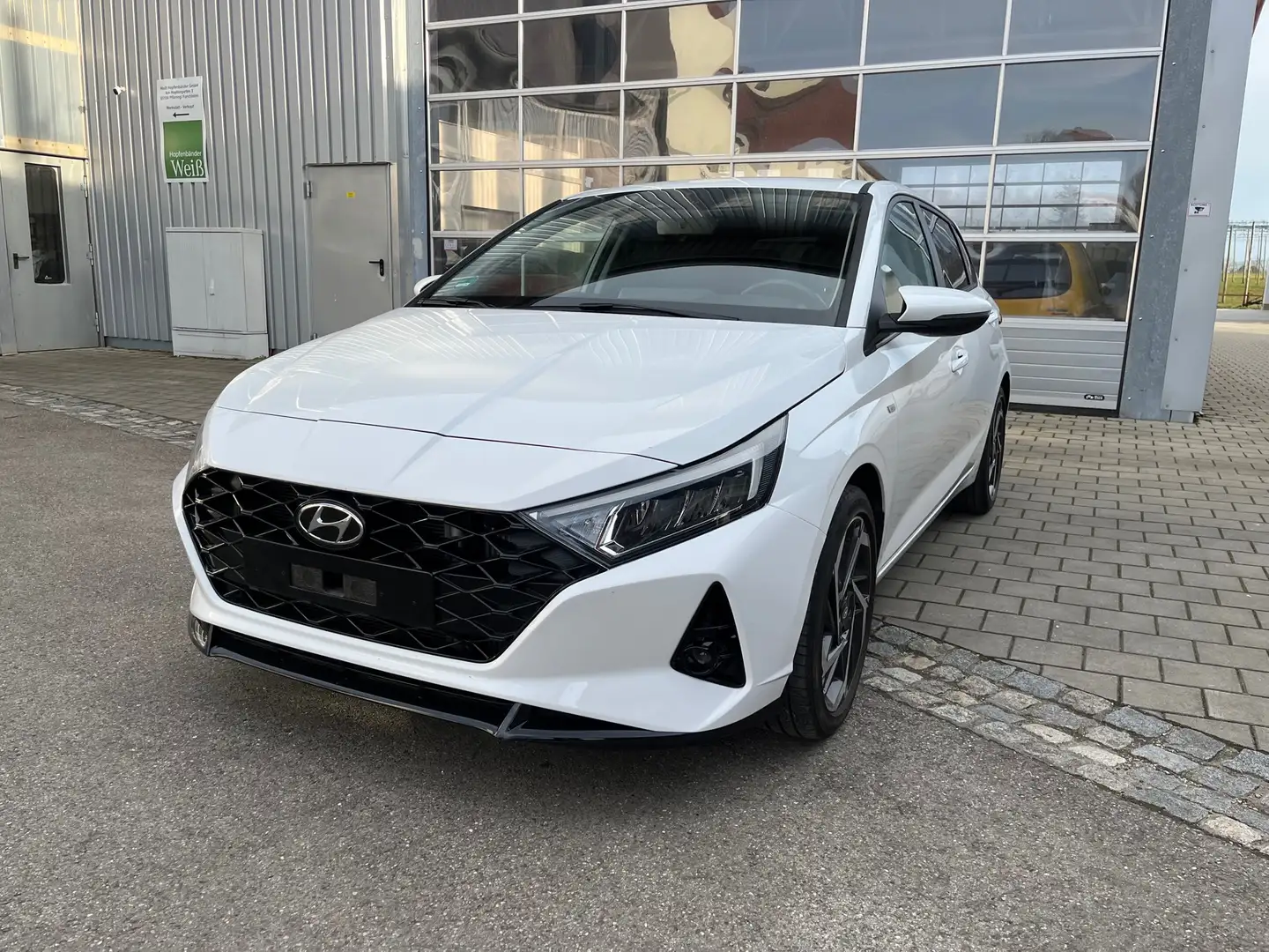 Hyundai i20 Intro Edition Mild-Hybrid Weiß - 2