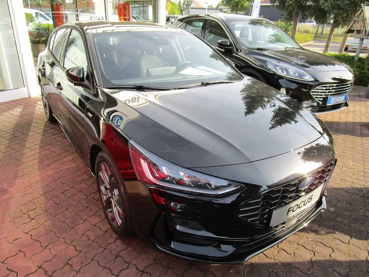 Ford Focus Fließheck 1.0 EB MHEV ST-LINE/RFK/TWA/Navi/DAB Noir - 1