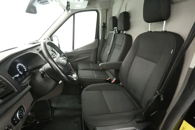 Ford Transit view 9