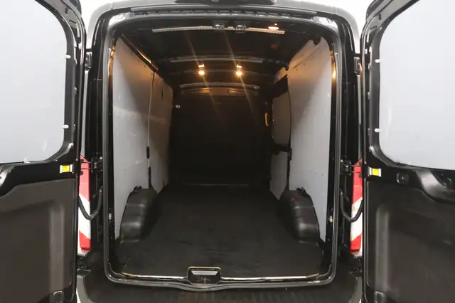Ford Transit view 3