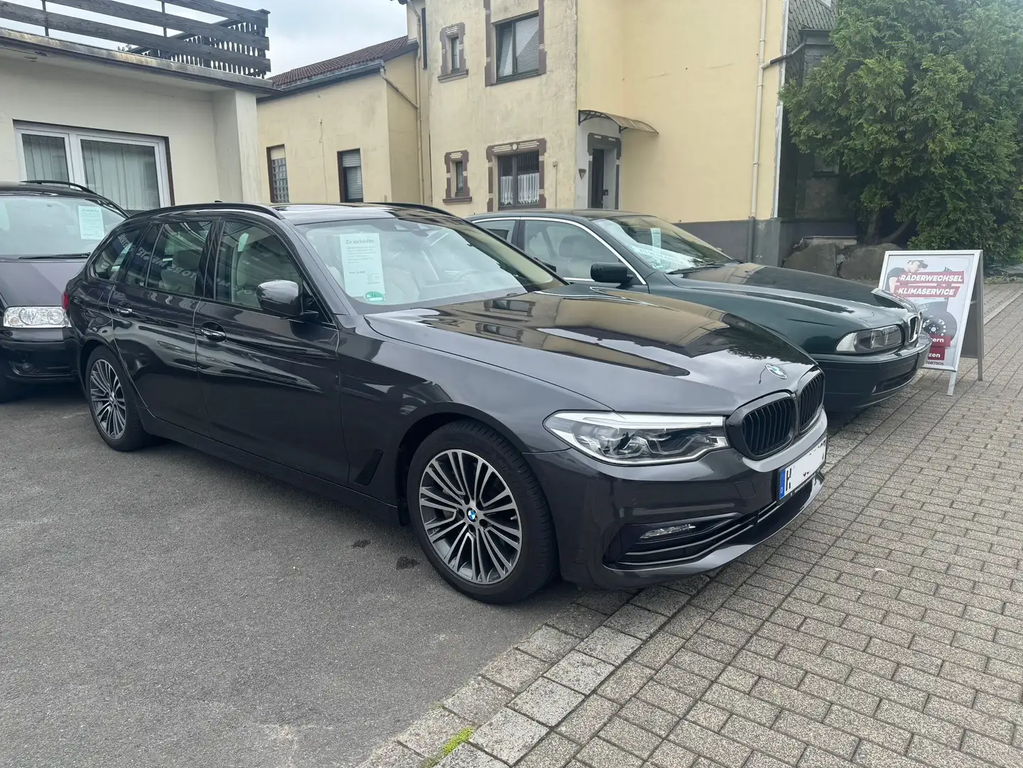 BMW 540 540i xDrive Touring Aut. Luxury Line - 2