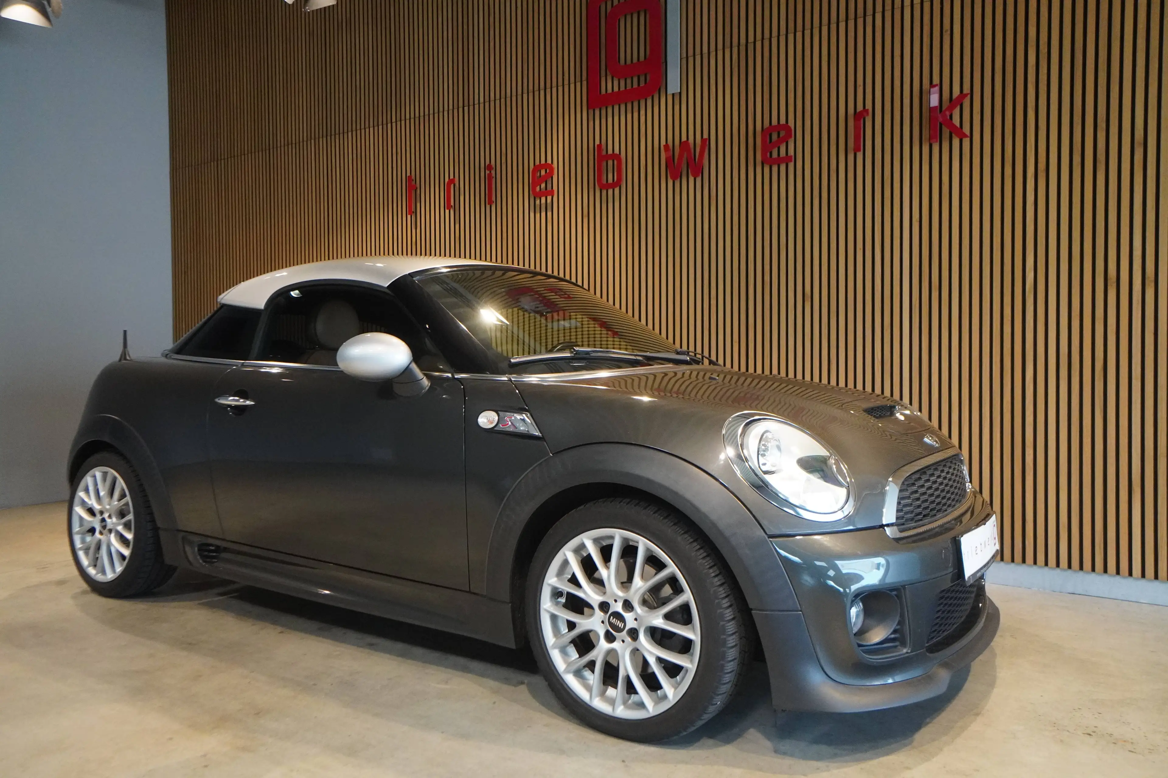 MINI Cooper S Coupe S*JCW*U-frei*Steuerkette NEU*DAB*H&K Soundsystem*NAVI* — photo 2